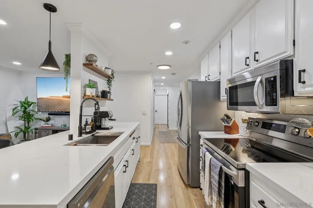 1235 Parker Pl 2b, San Diego, California 92109 home-pic-20